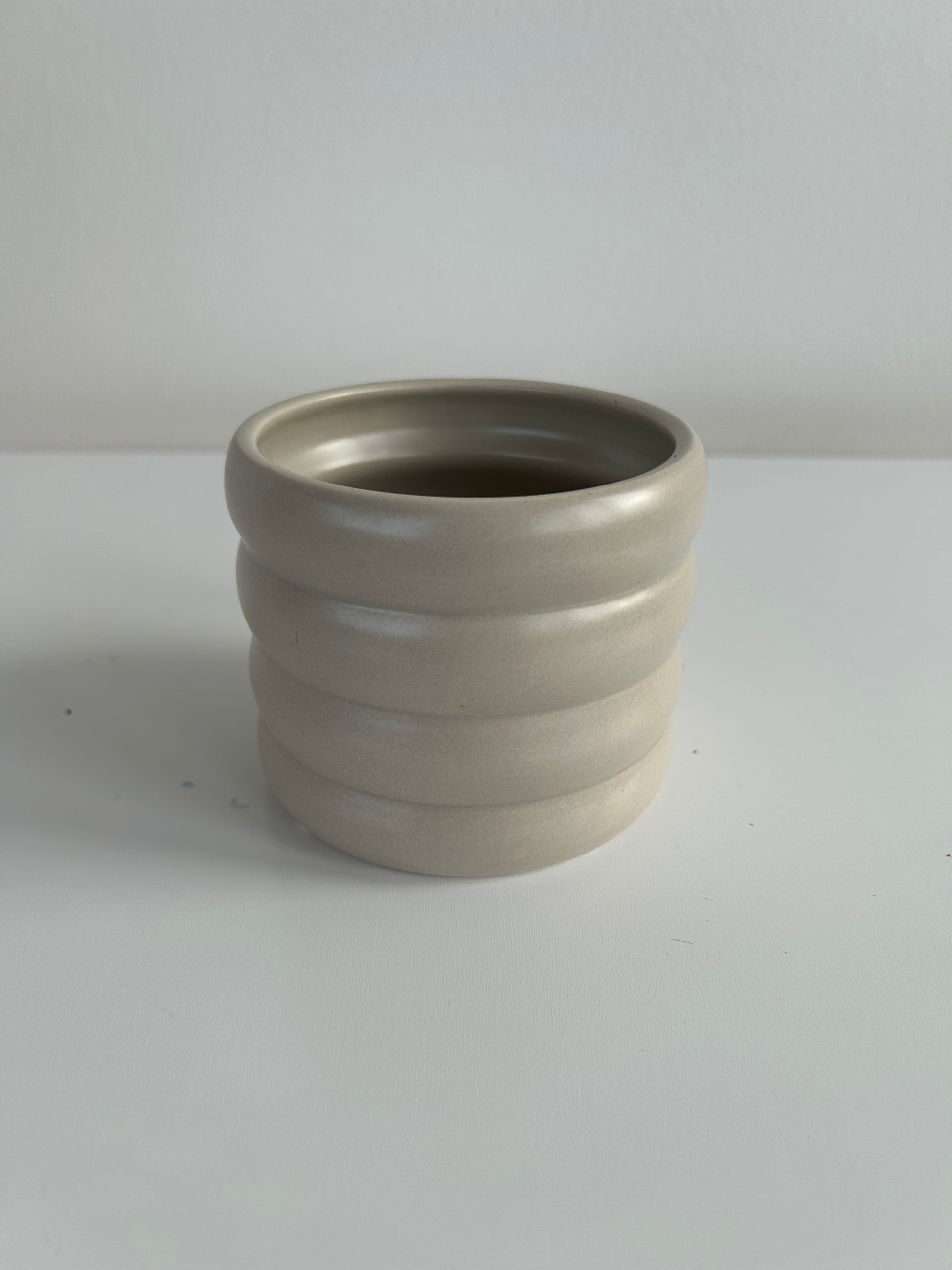 Beige coil ceramic pot 10cm