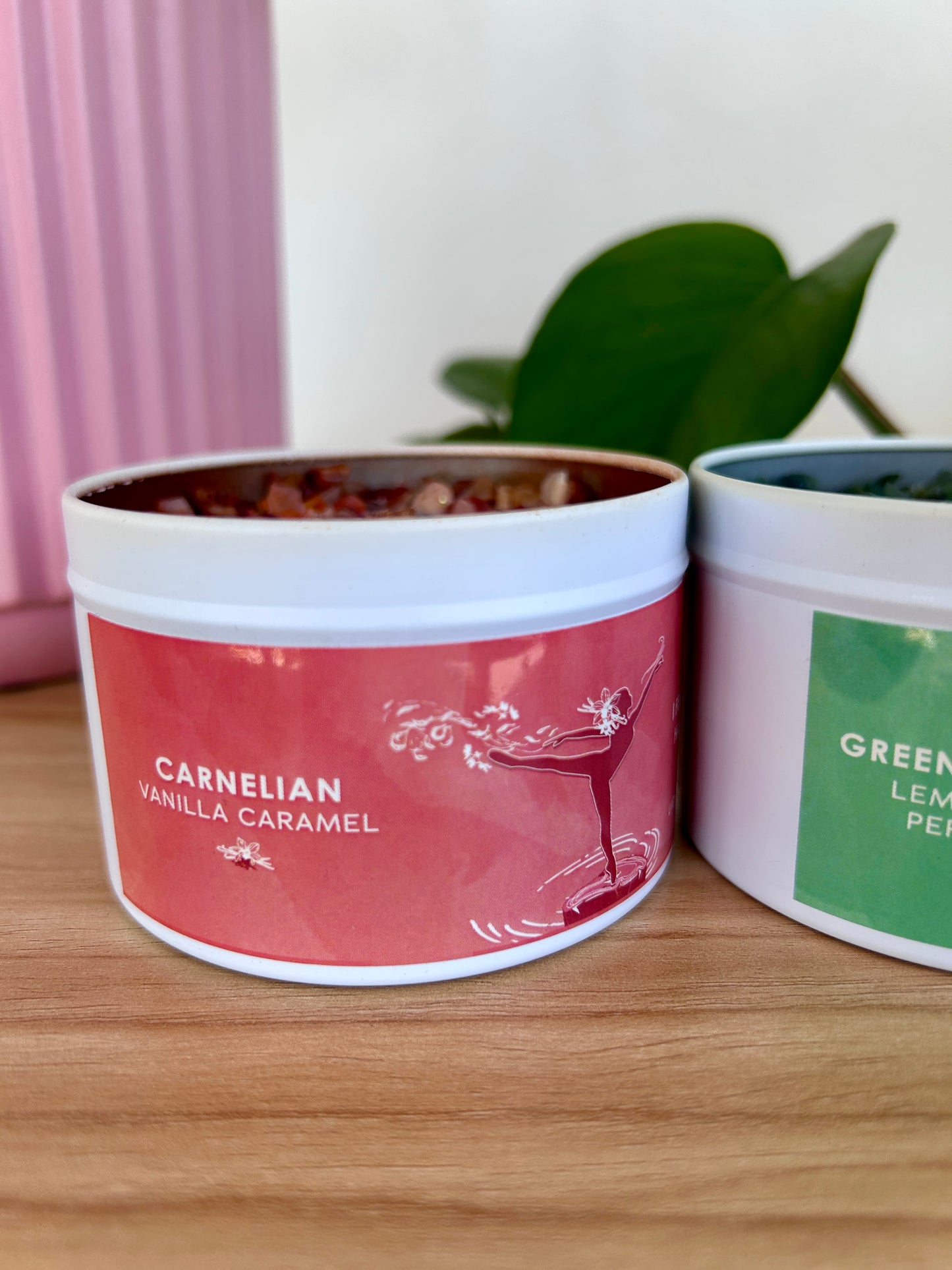 The Natural Experience Soy wax candles with gemstones  Carnelian Vanilla Caramel