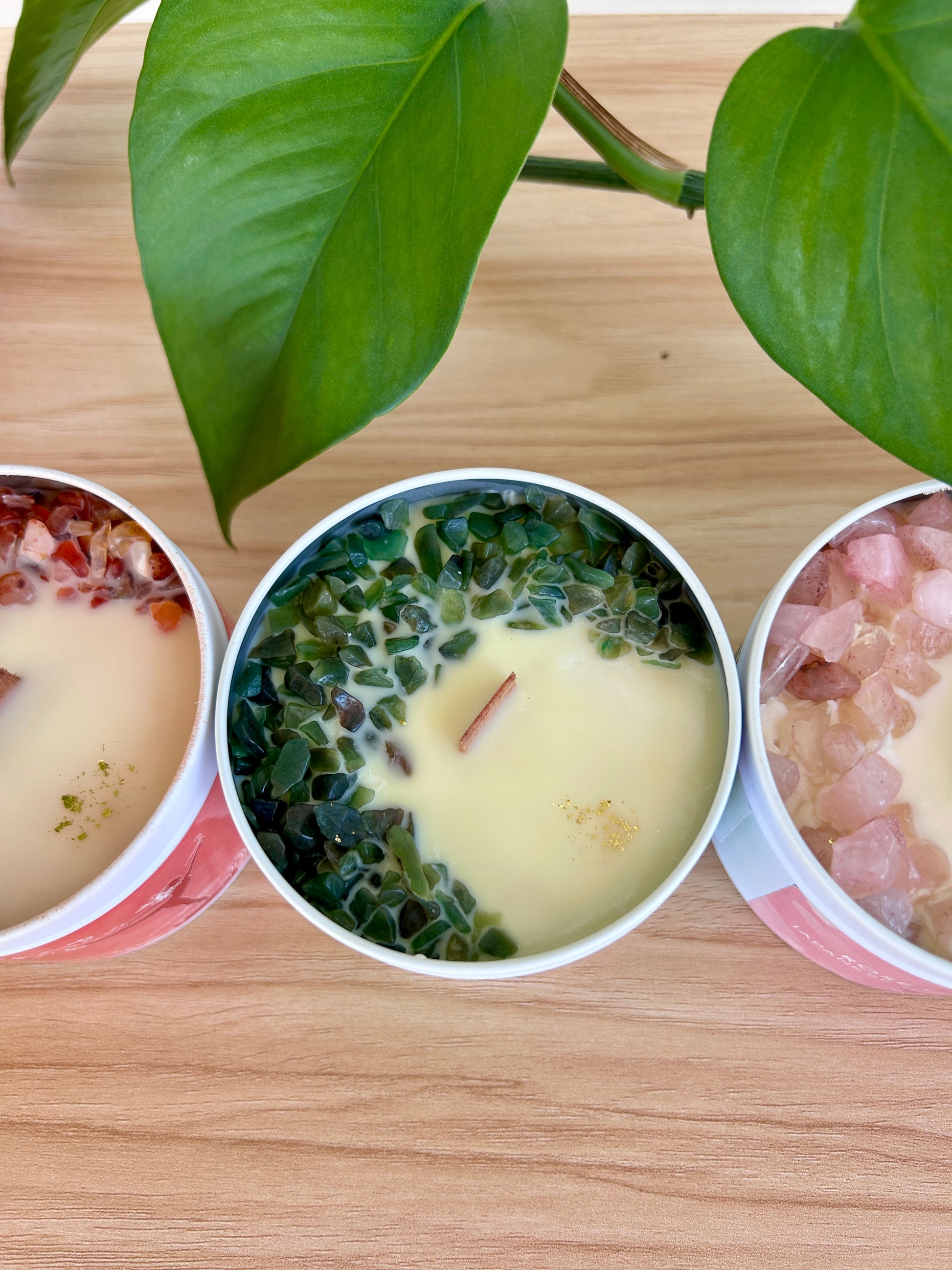 The Natural Experience Soy wax candles with gemstones Green