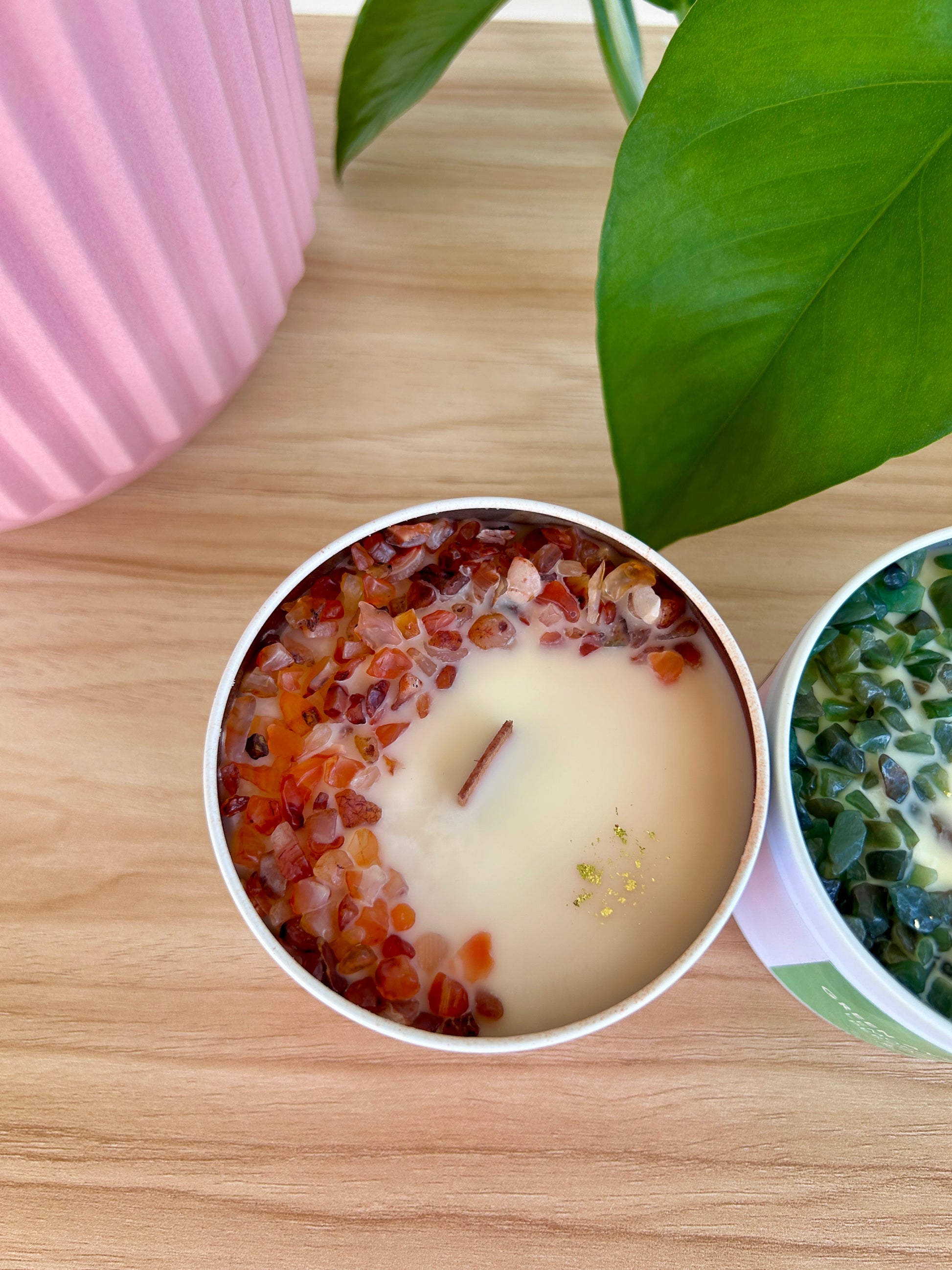 The Natural Experience Soy wax candles with gemstones Orange
